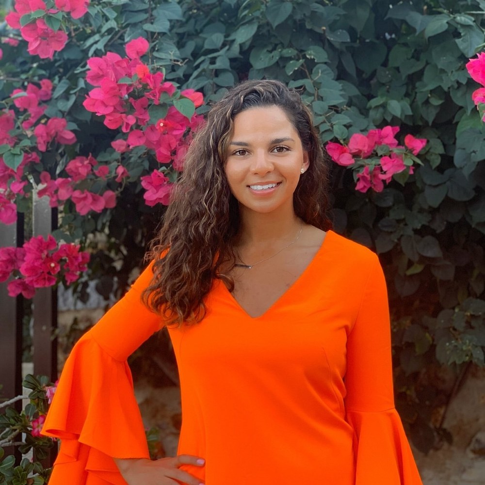 Meet your Posher, Kira